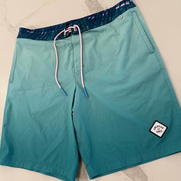 American Eagle Blue Ombré Swim Trunks Men’s Large Board Shorts Summer Vacation - Picture 2 of 10